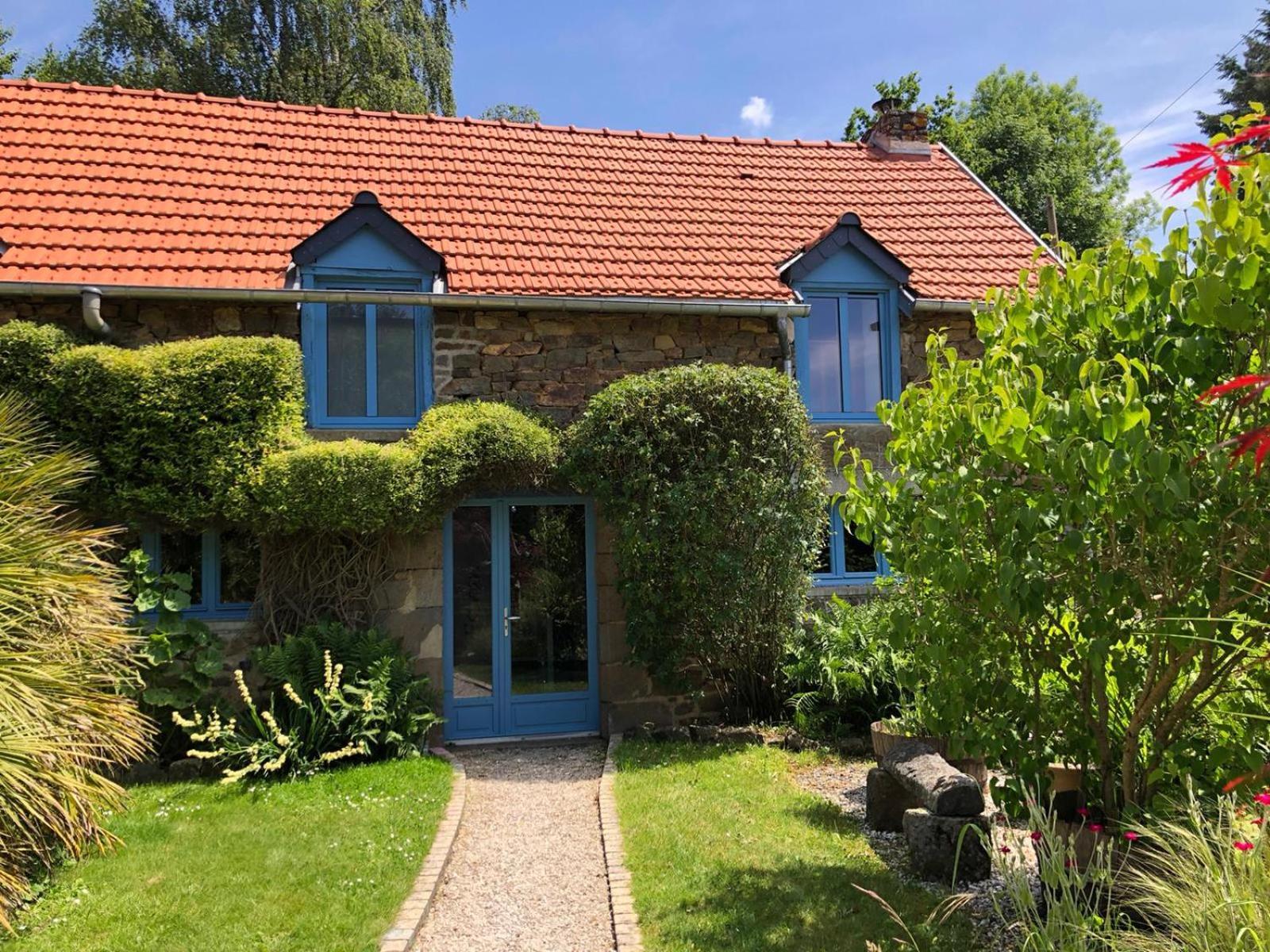 Gites De La Touche Aux Pourvoirs Combourg Eksteriør billede